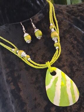 Handcrafted Lime Green Bead & Pendant Necklace Set 18 To 20 In. L